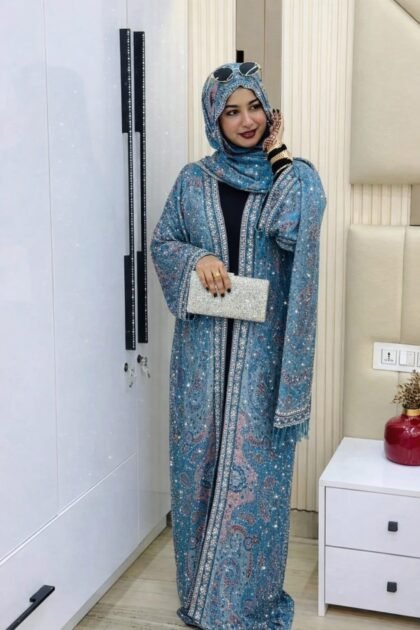 woman in ultimate pashmina abaya with paisley pattern